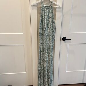 Elegant Green Halter Maxi Dress